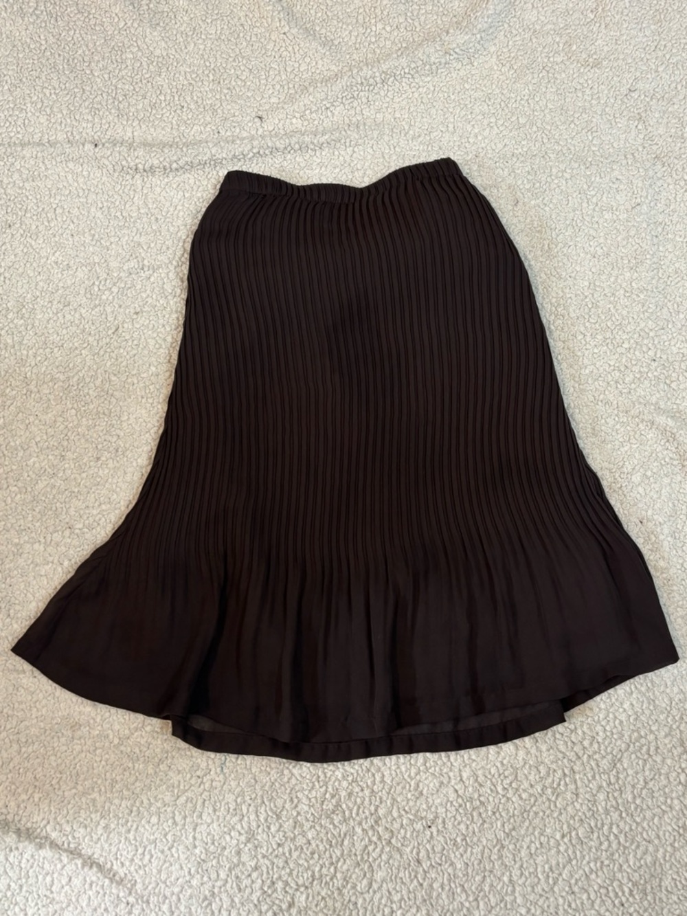 Sunny Leigh Black Pleated Midi Skirt with Flounce Hem